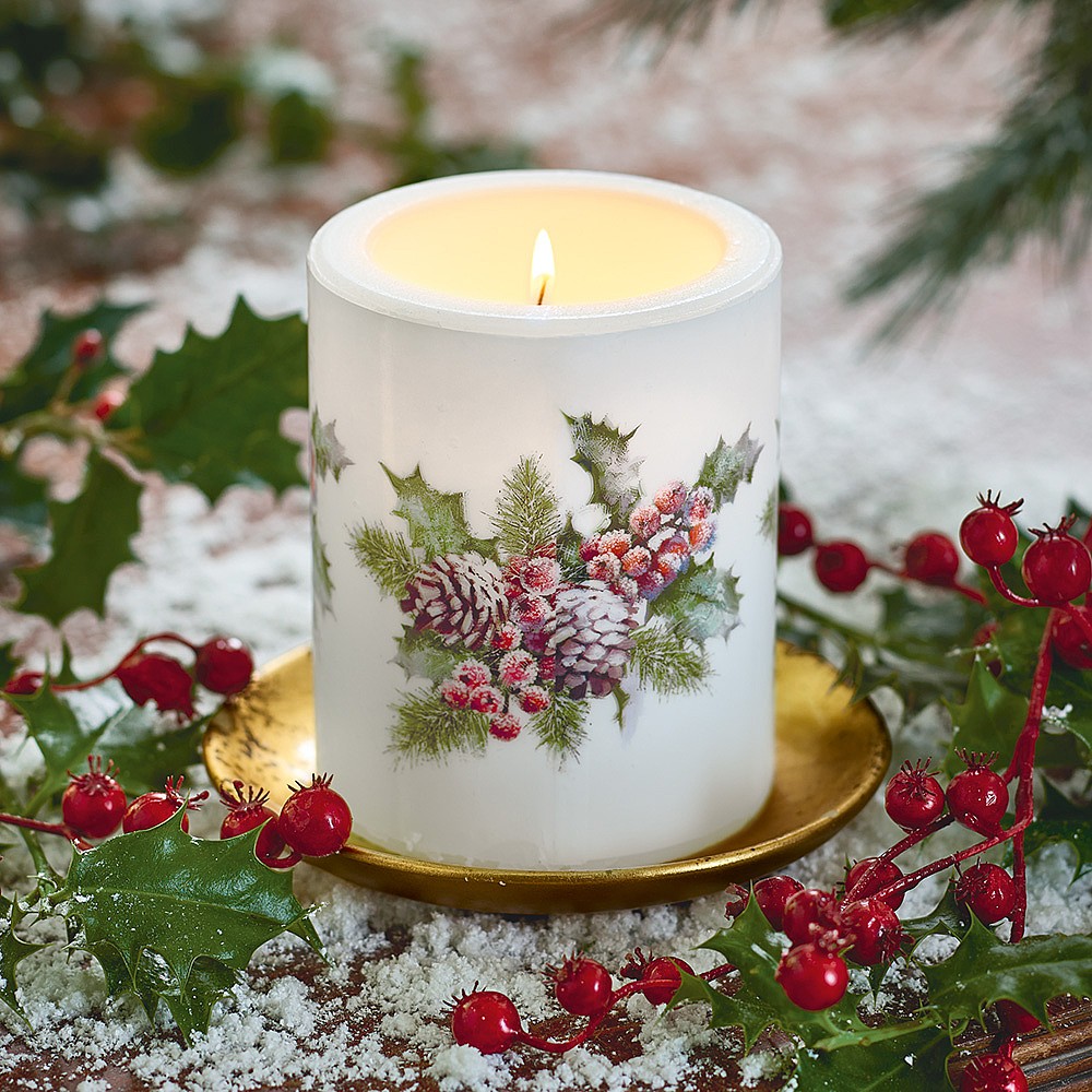 Holly & Berry Candle | Museum Selection